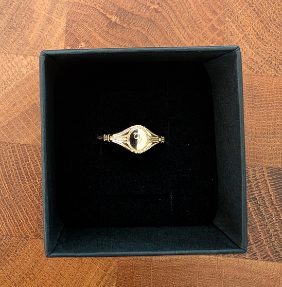 Catbird Grand Cygnet Ring Letter V - Picture 2 of 2